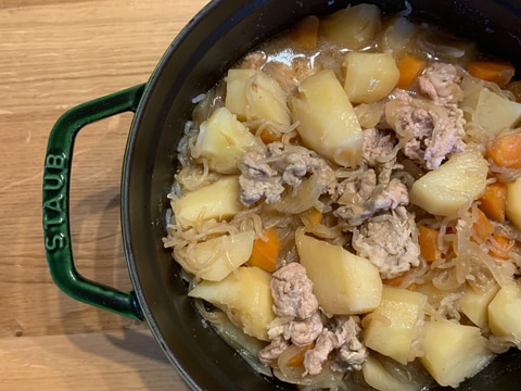 ストウブで簡単☆無水肉じゃが